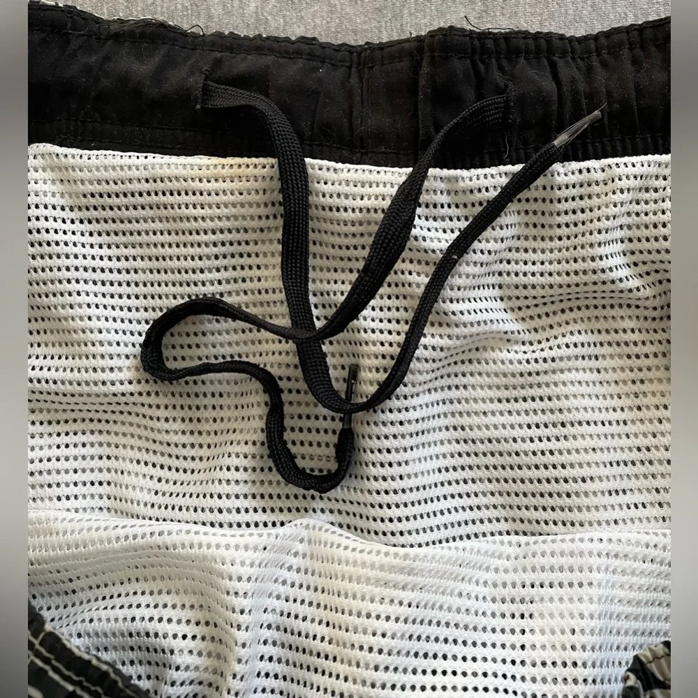 Uzzi Amphibious Gear Size XL Waist 38in Black/Tan Floral Swim Trunks/Shorts READ